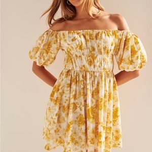 Puff sleeve cinched waist dress